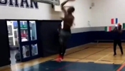NBA球星训练中的扣篮有多炸裂！！😱